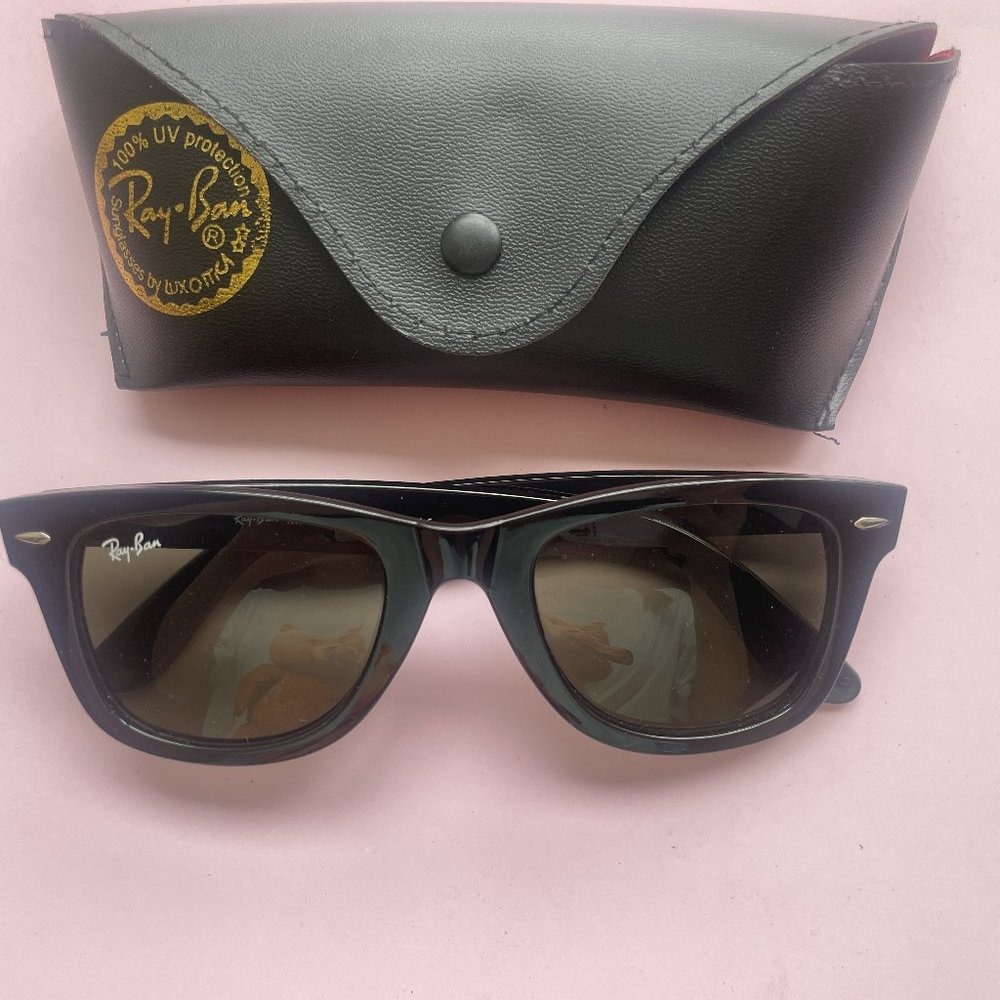Ray-Ban Justin Classic Sunglasses with Black Frame